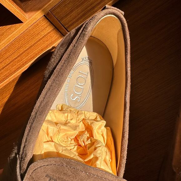 Tod’s suede low-heel loafer - Picture 3 of 9